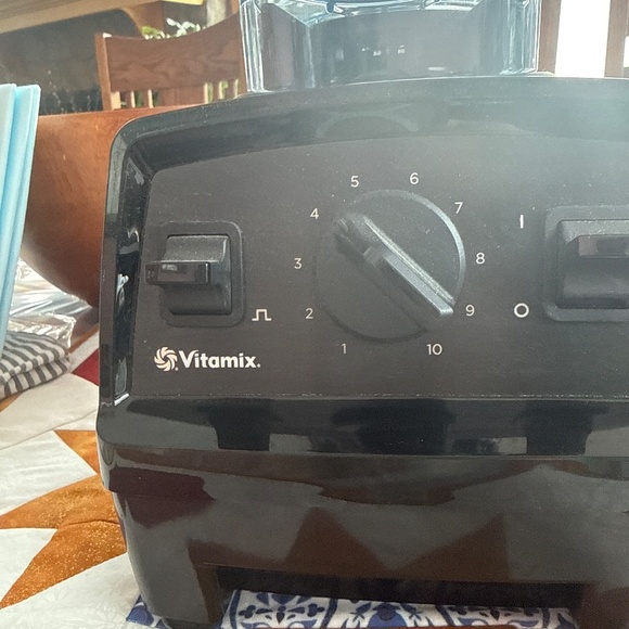 vitamix blender with accessories - Picture 2 of 6